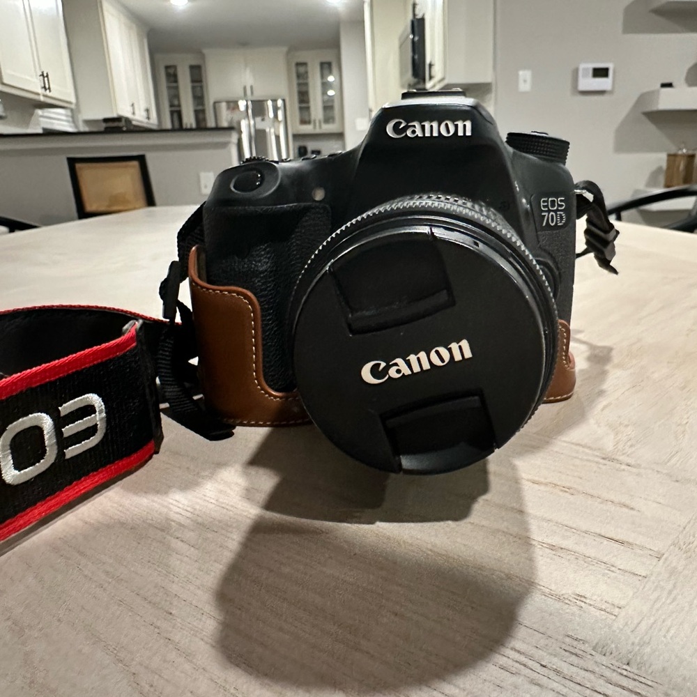 Canon EOS 70D LSR Camera